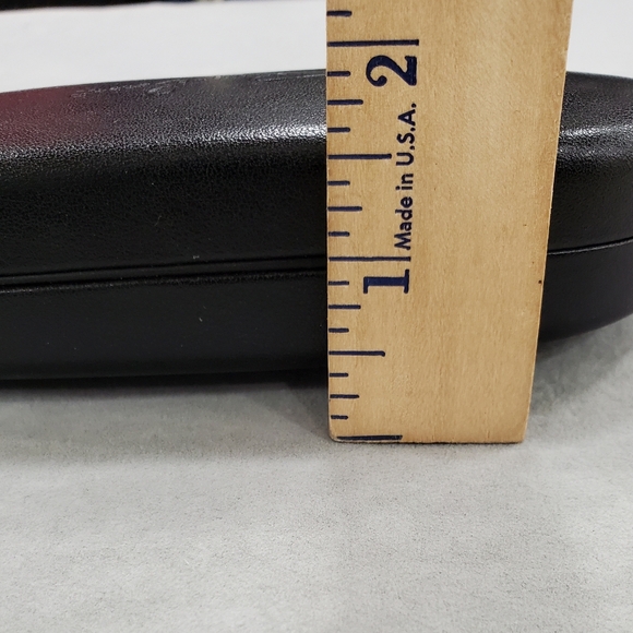 Ray Ban glasses case and cleaning cloth black with gray velvet lining - Picture 9 of 9